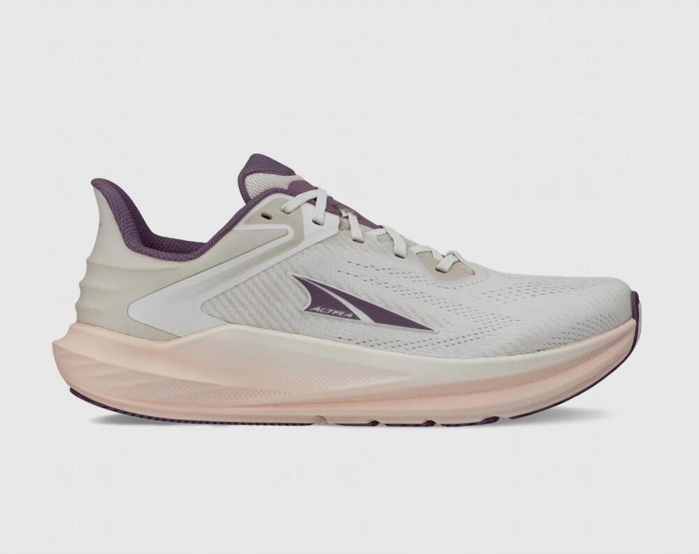 NEW ALTRA women's torin 8 shoes in tan